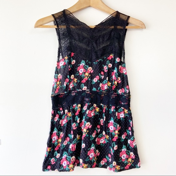 Free People Tops - Free People Floral print sleeveless lace trim top